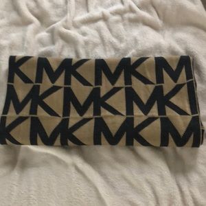 Michael kors scarf
